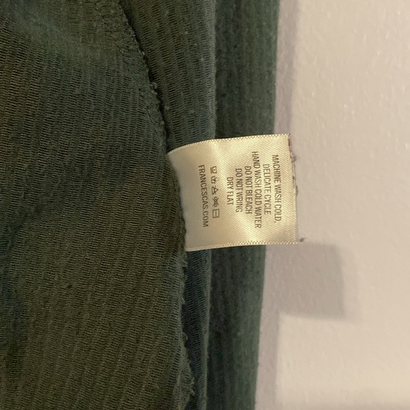 Francesca’s green ribbed v-neck cropped top. Size medium, only worn once. - Picture 5 of 6